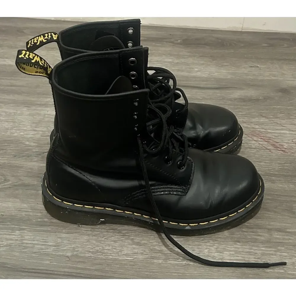 Dr. Martens 1460 Smooth Leather Black 8-Eye Boots Women’s US 8 EU 39